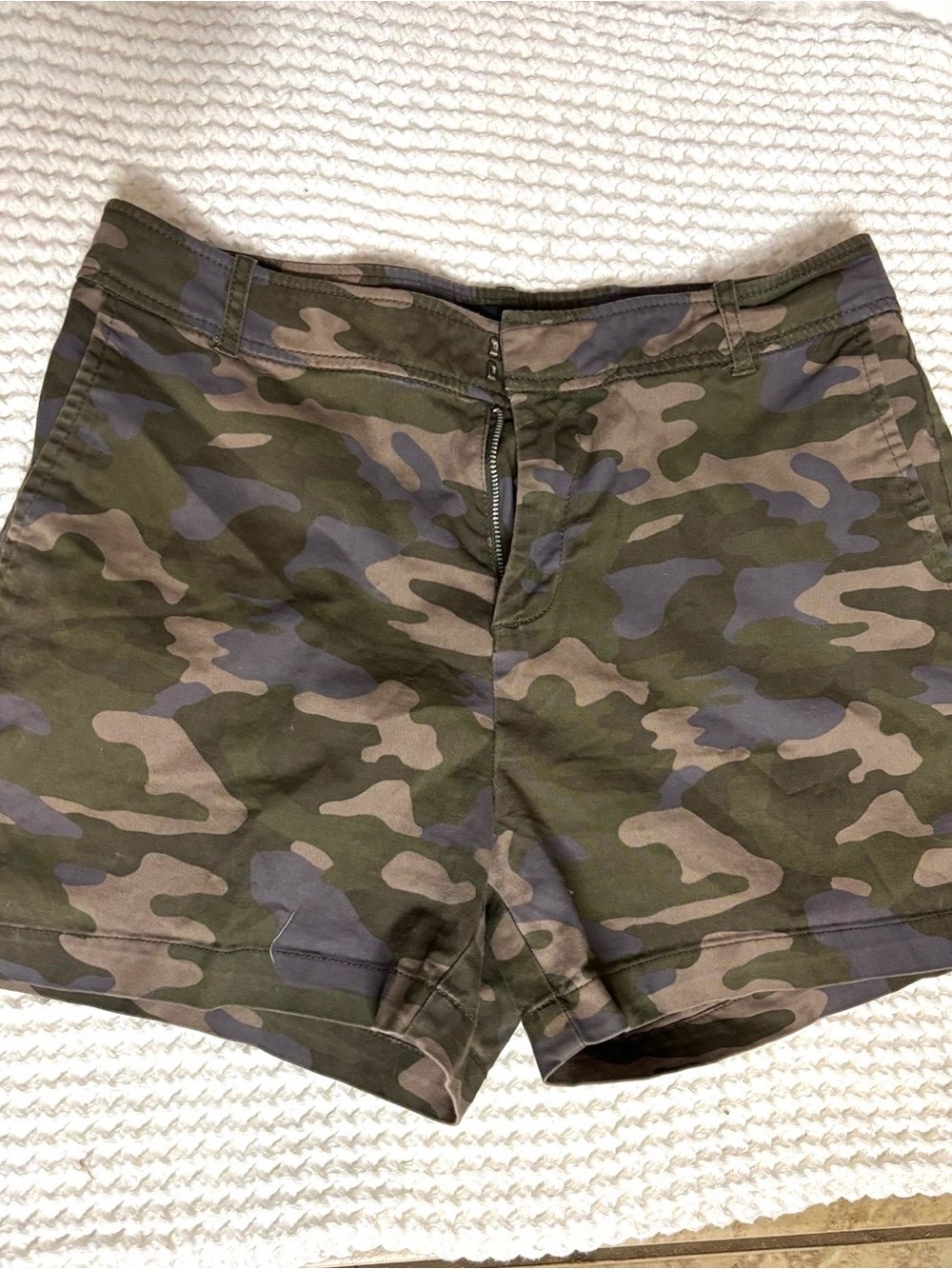 New York & Company Camo Print Shorts - Olive & Tan